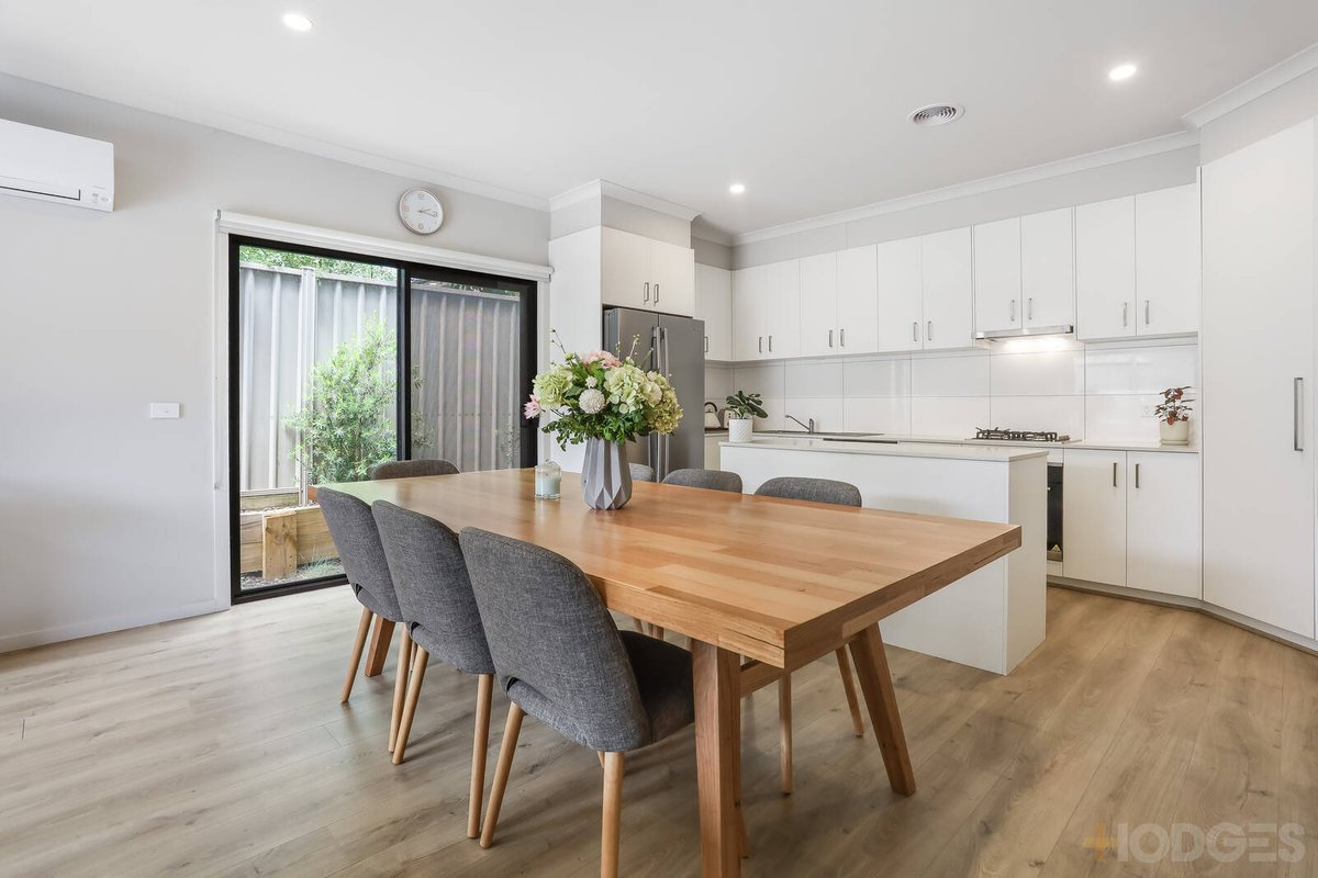 7 / 11 Wendy Way Tarneit - Residential for sale