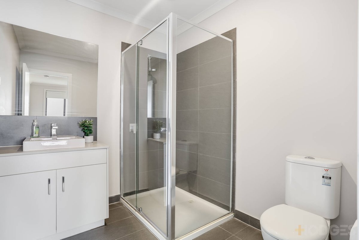 7 / 11 Wendy Way Tarneit - Residential for sale