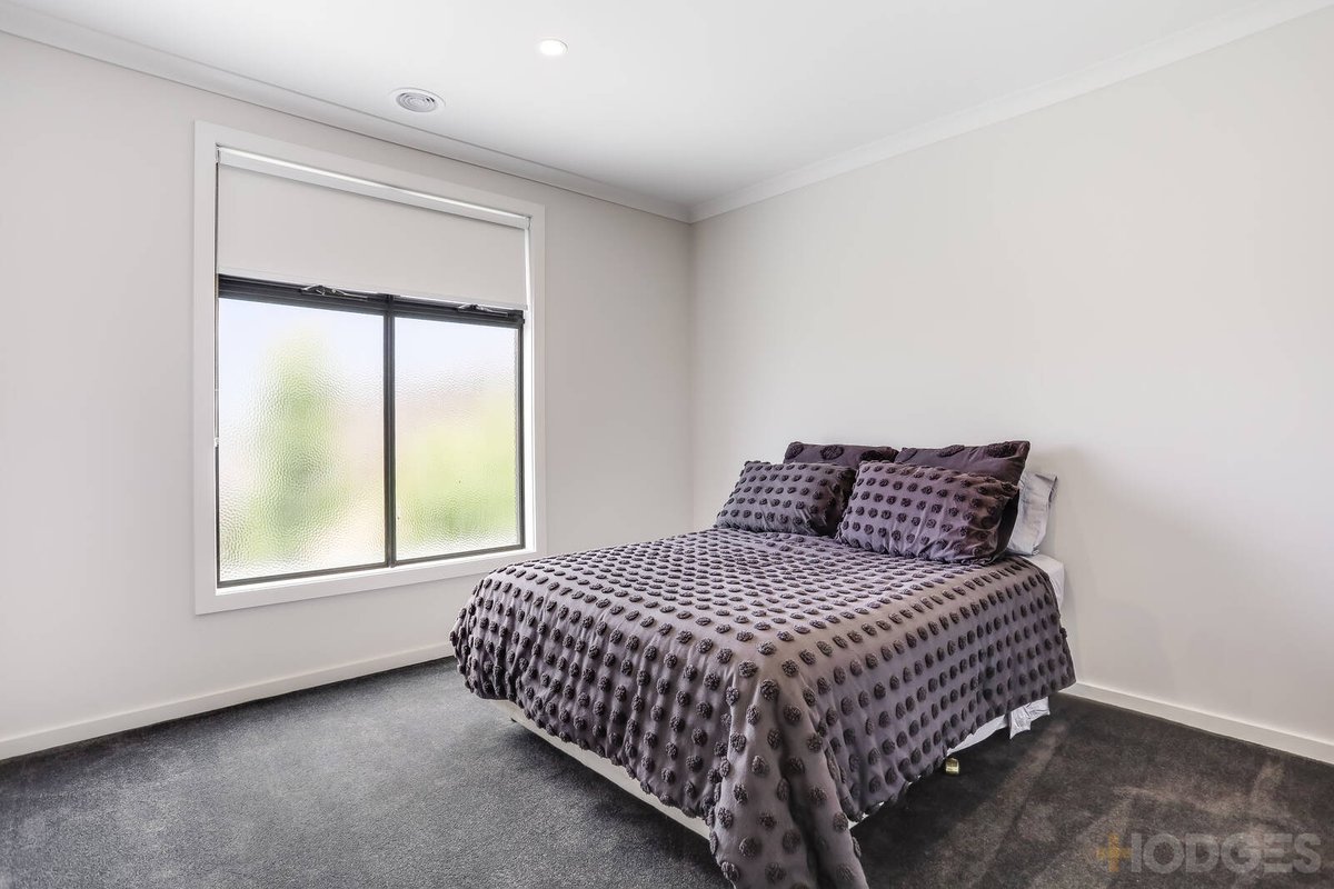 7 / 11 Wendy Way Tarneit - Residential for sale