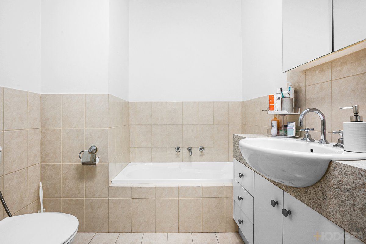 7 / 1136 Dandenong Road Carnegie - Residential for sale
