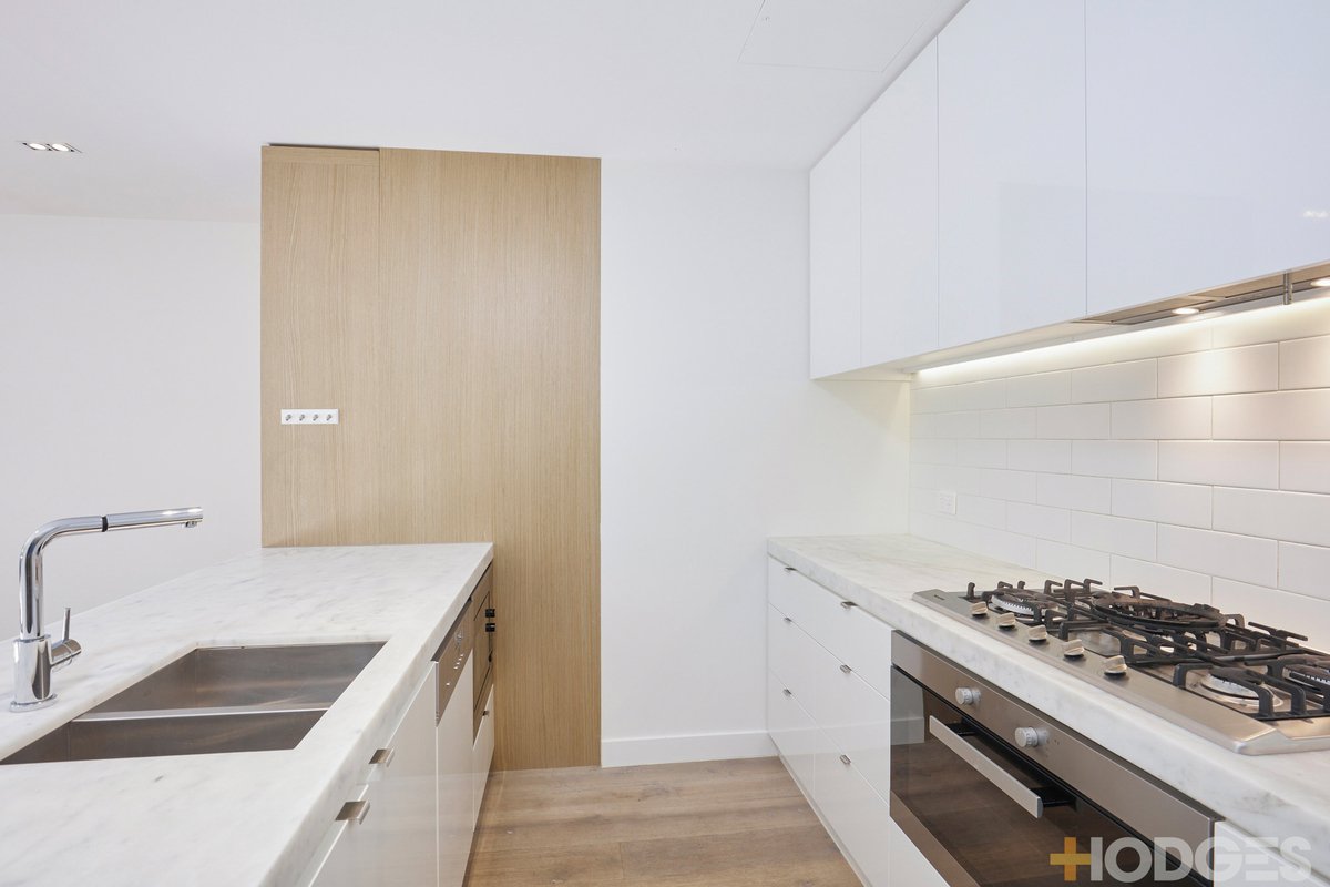 7 / 2 Cromwell Road SOUTH YARRA - Residential for lease