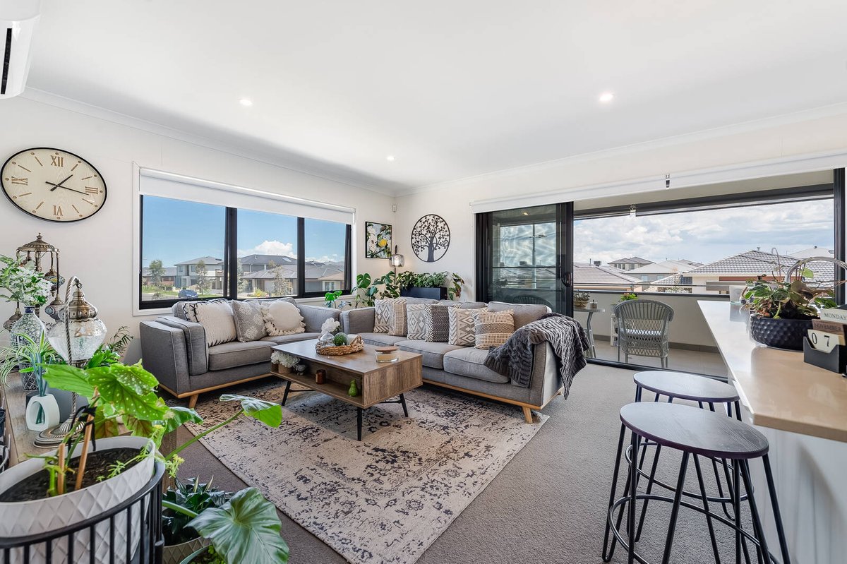 72 Dawley Circuit Werribee - Residential for sale