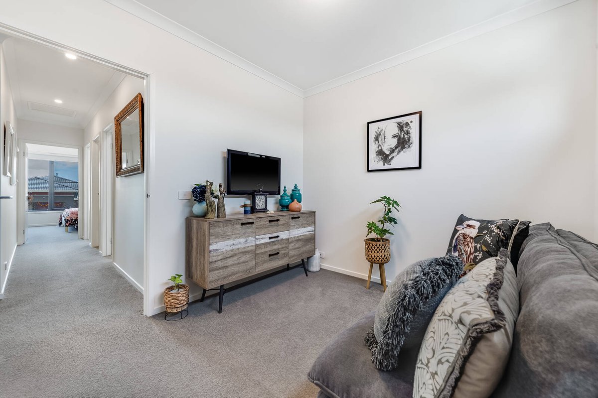 72 Dawley Circuit Werribee - Residential for sale