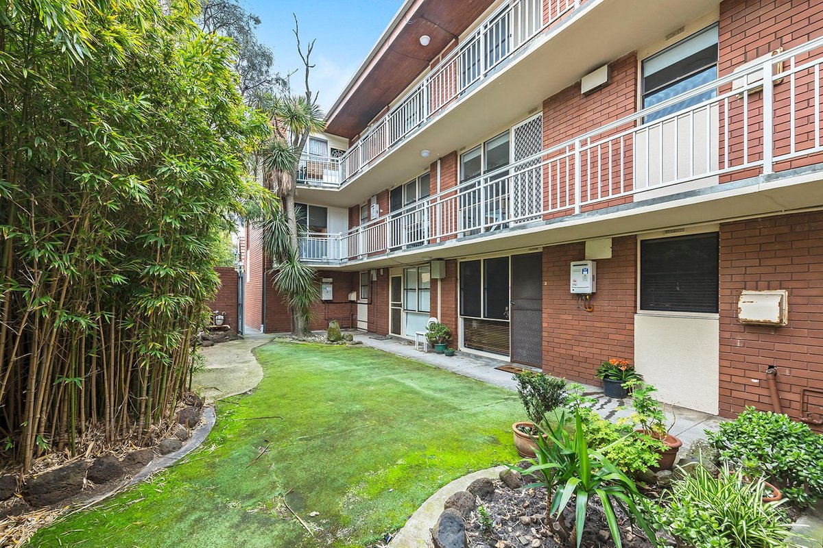 7 / 2 Selwyn Avenue ELWOOD - Residential for sale