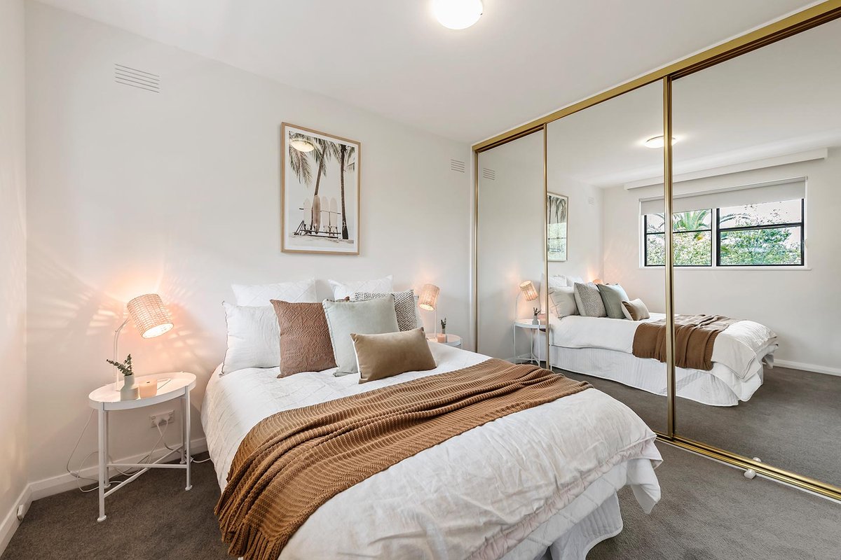 7 / 2 Selwyn Avenue ELWOOD - Residential for sale
