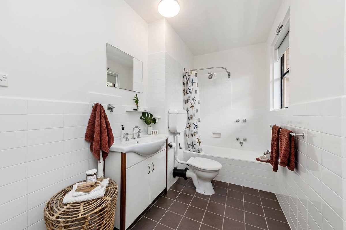 7 / 2 Selwyn Avenue ELWOOD - Residential for sale