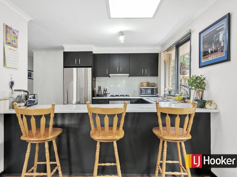 72 Warrawee Circuit FRANKSTON - Residential for sale