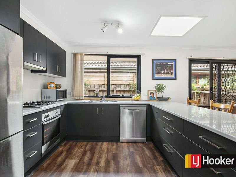 72 Warrawee Circuit FRANKSTON - Residential for sale