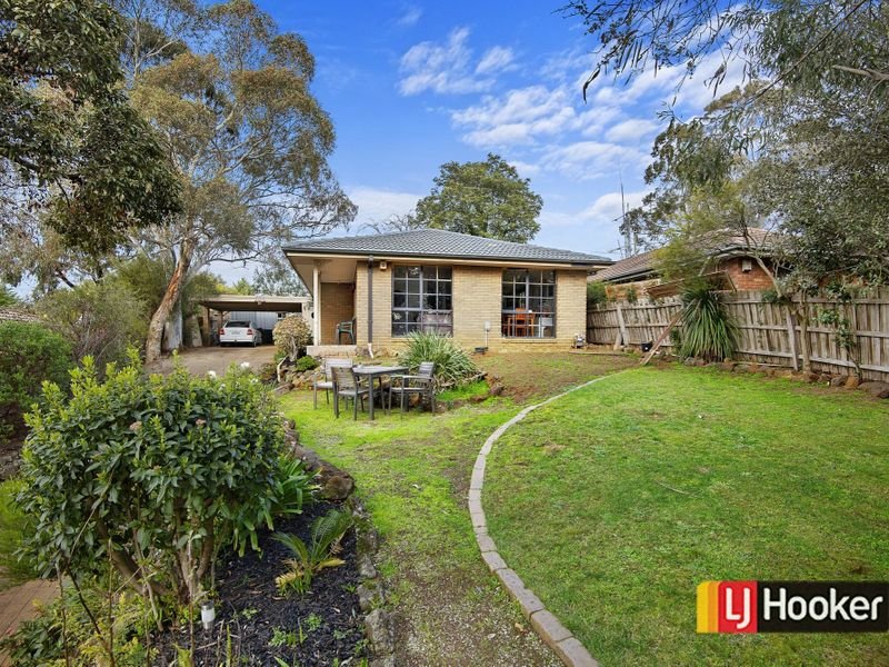 72 Warrawee Circuit FRANKSTON - Residential for sale