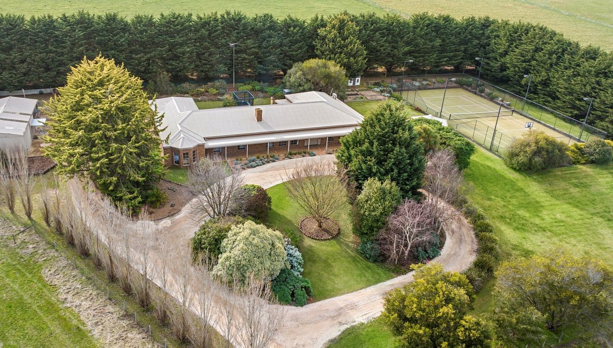 720 Dickins Road Freshwater Creek - Residential for sale