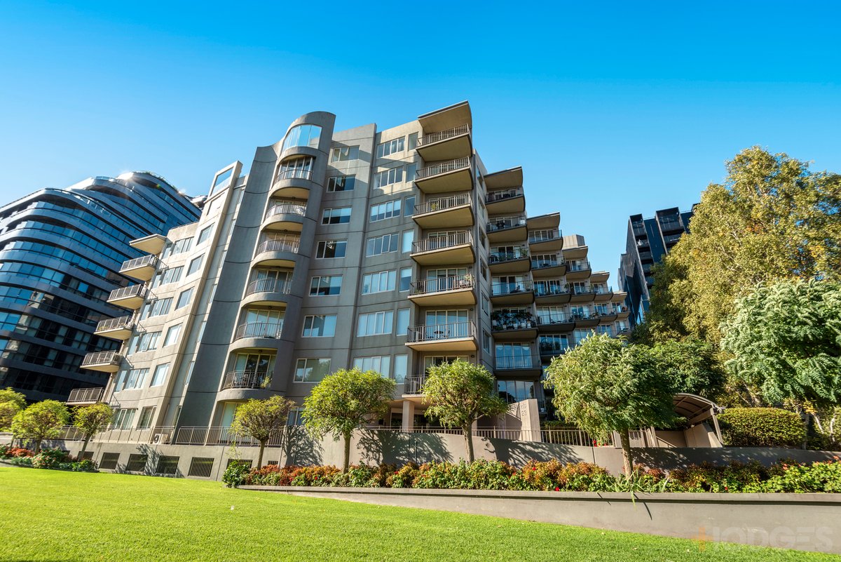 7 / 23 Queens Road Melbourne - Residential for sale