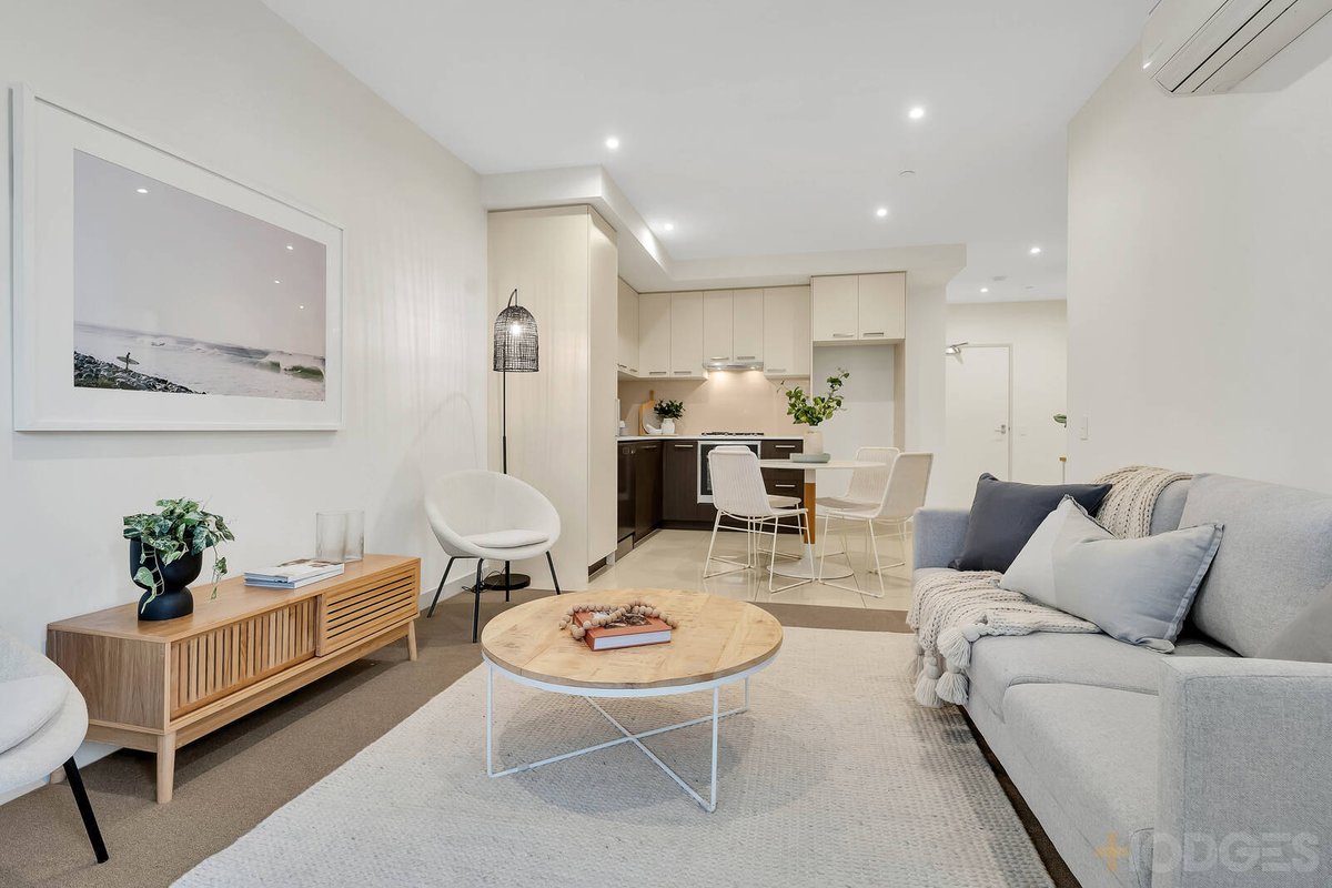 7 / 3 Sandbelt Close Heatherton - Residential for sale