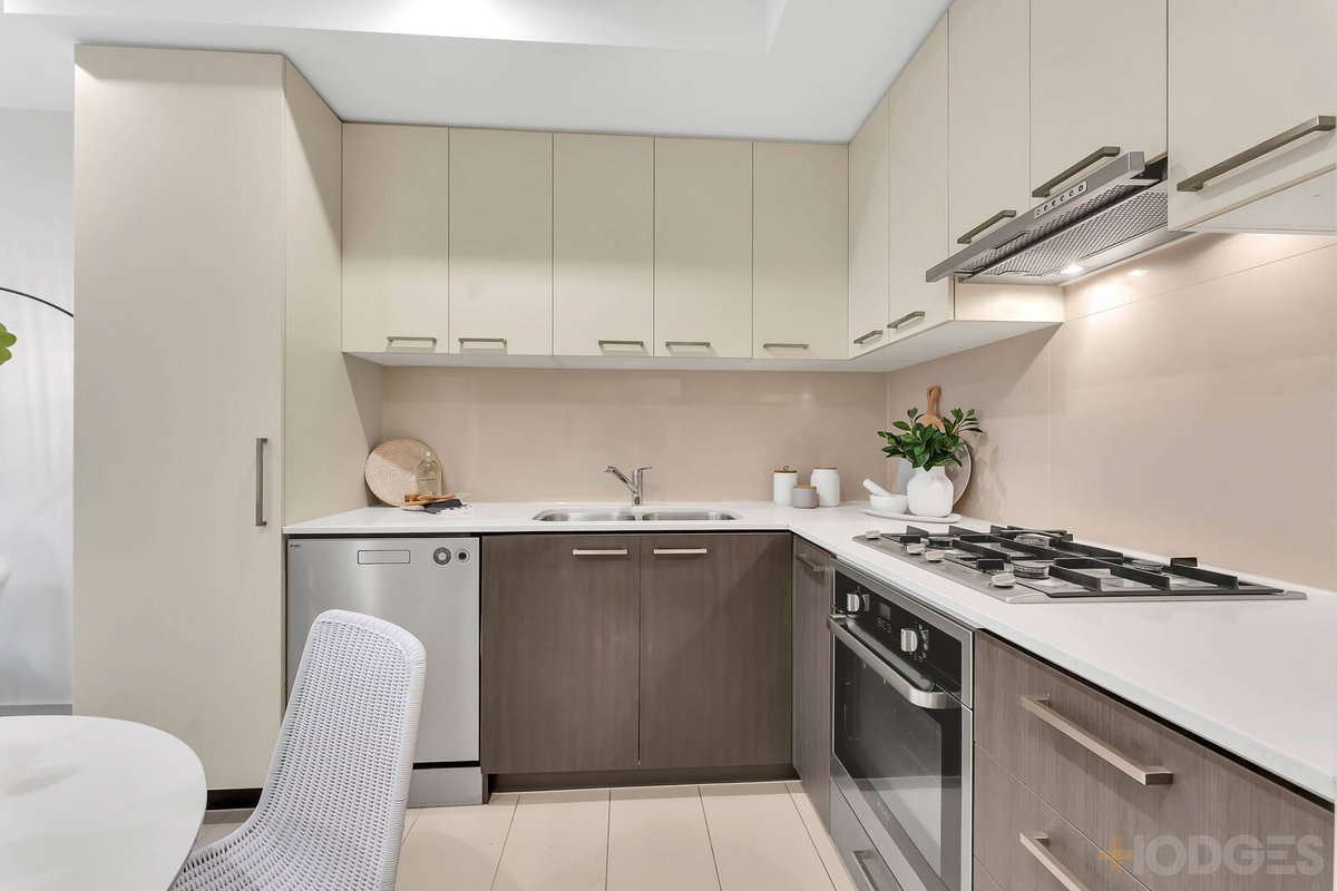 7 / 3 Sandbelt Close Heatherton - Residential for sale