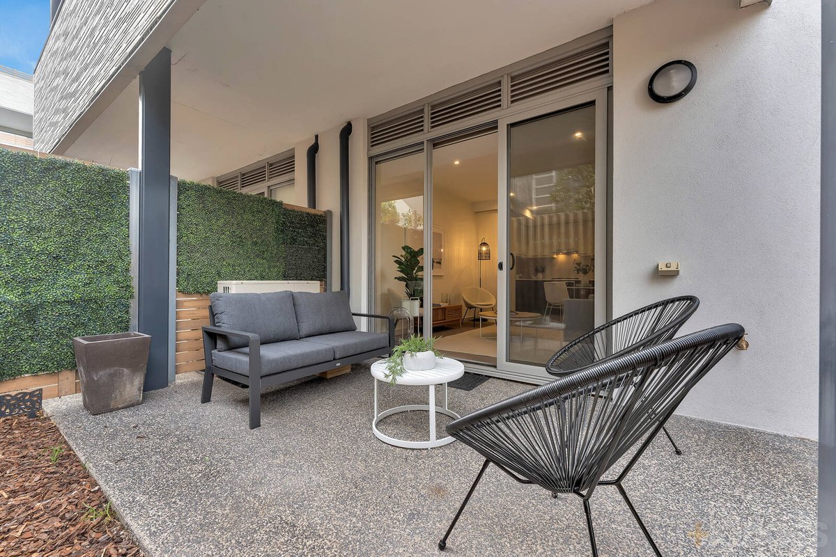 7 / 3 Sandbelt Close Heatherton - Residential for sale
