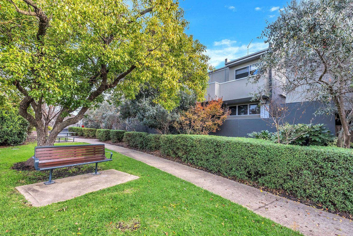 7 / 300 Como Parade West Parkdale - Residential for sale