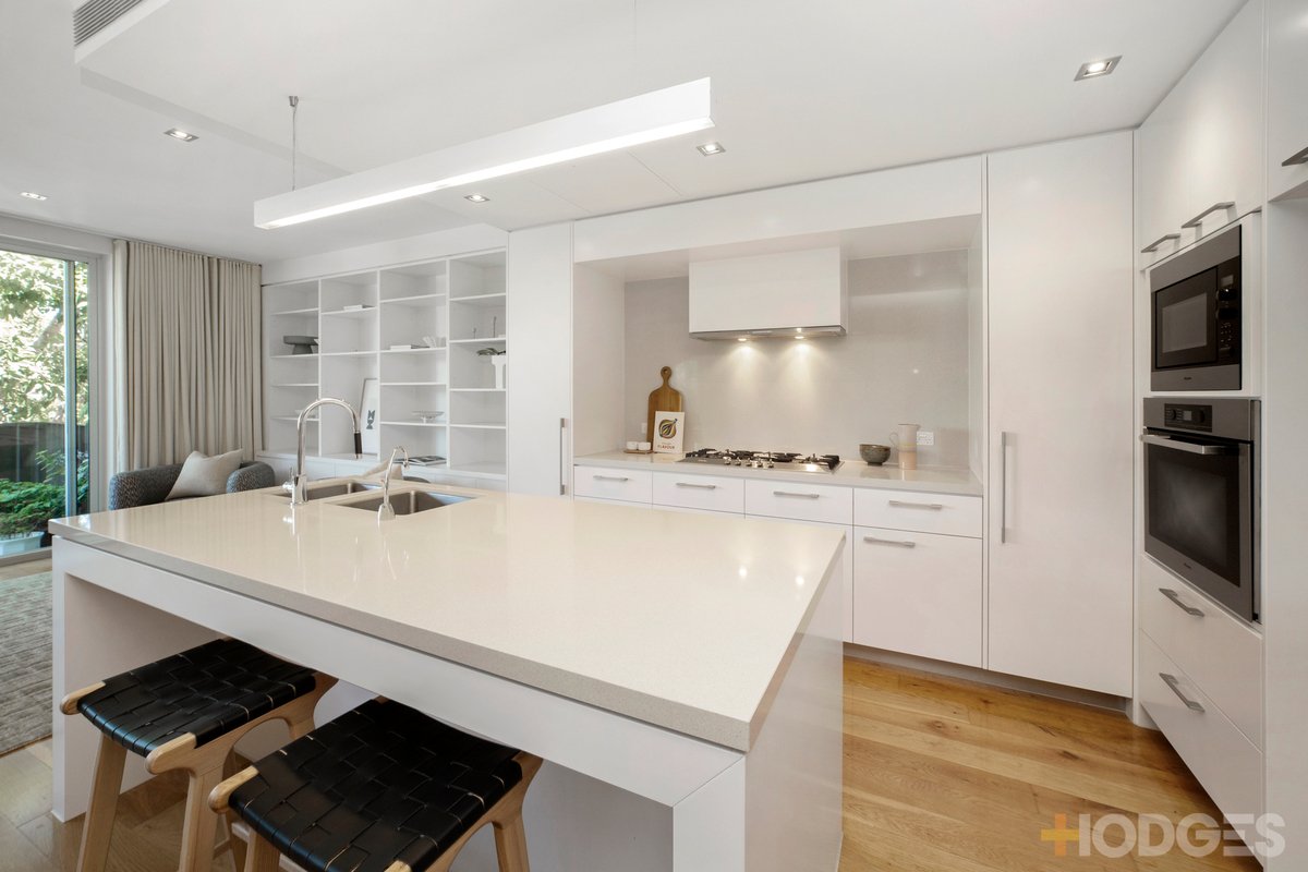 7 / 32 Outer Crescent Brighton - Residential for sale