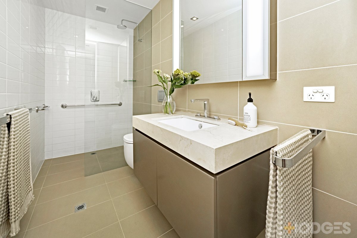 7 / 32 Outer Crescent Brighton - Residential for sale
