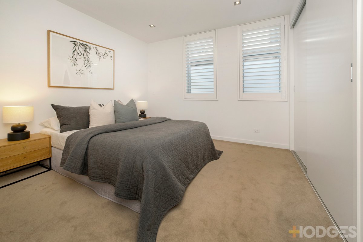 7 / 32 Outer Crescent Brighton - Residential for sale
