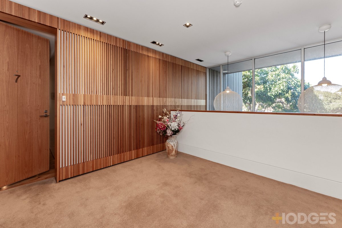 7 / 32 Outer Crescent Brighton - Residential for sale