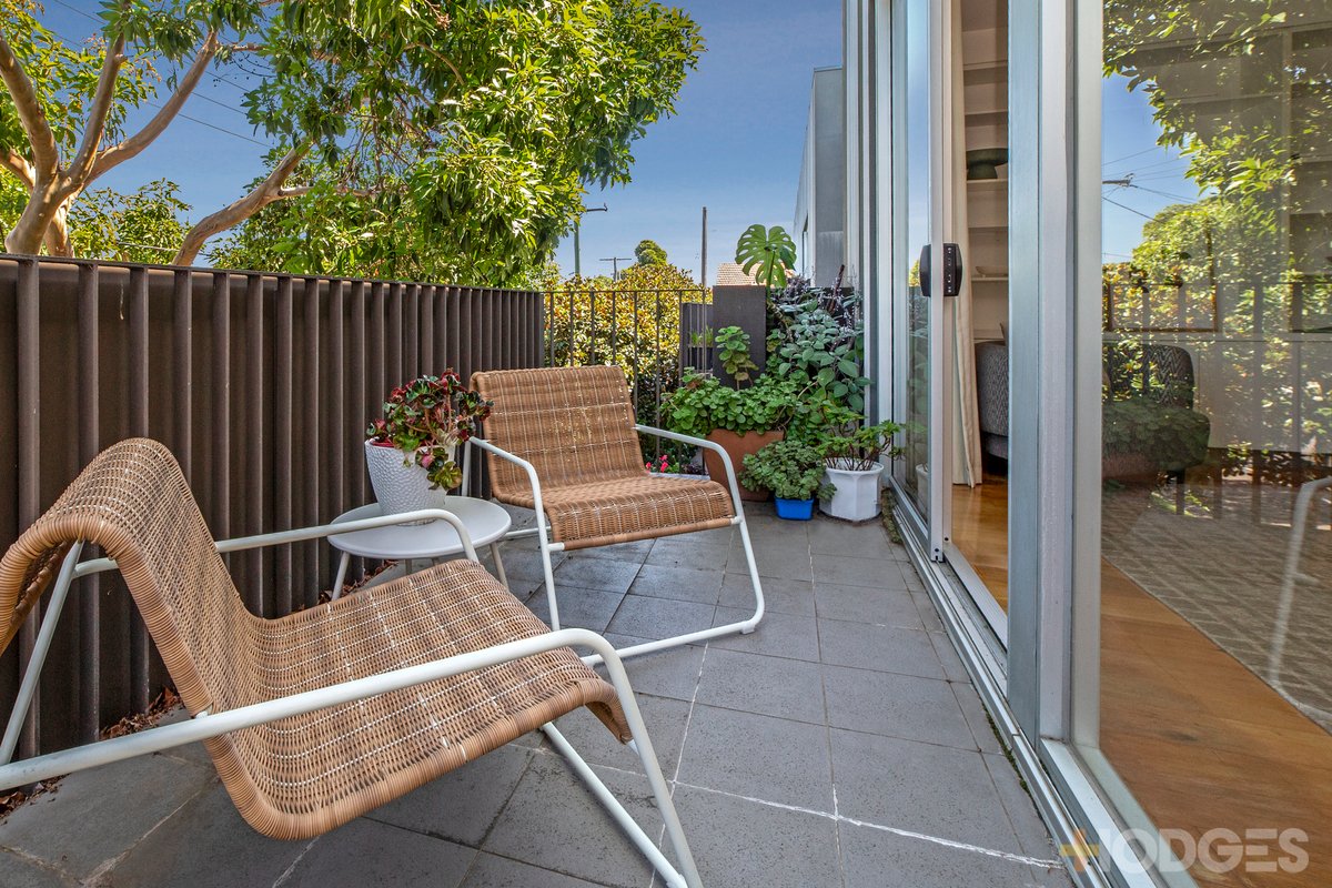 7 / 32 Outer Crescent Brighton - Residential for sale