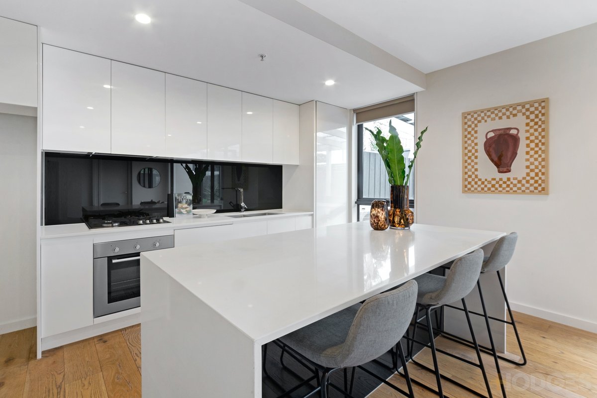 7 / 39 Mavho Street Bentleigh Vic 3204 - Residential for sale