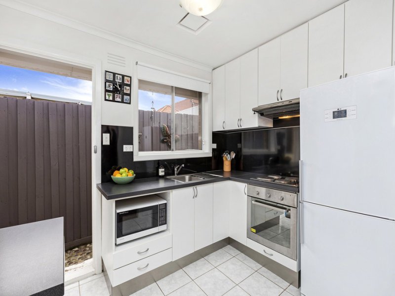 7 / 5 Govan Court FOOTSCRAY - Residential for sale