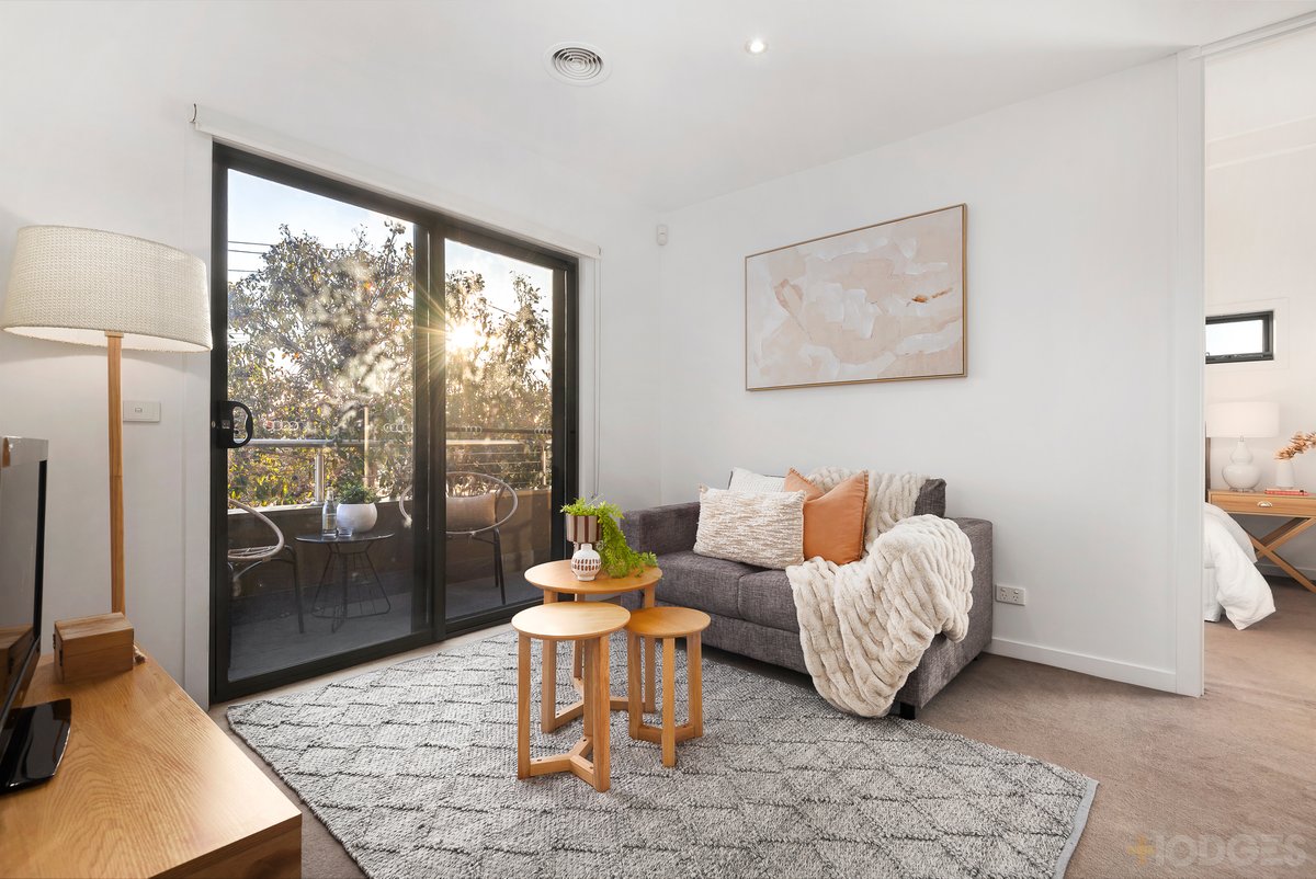 76 Earlsfield Road Hampton - Residential for sale