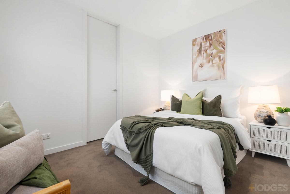 76 Earlsfield Road Hampton - Residential for sale