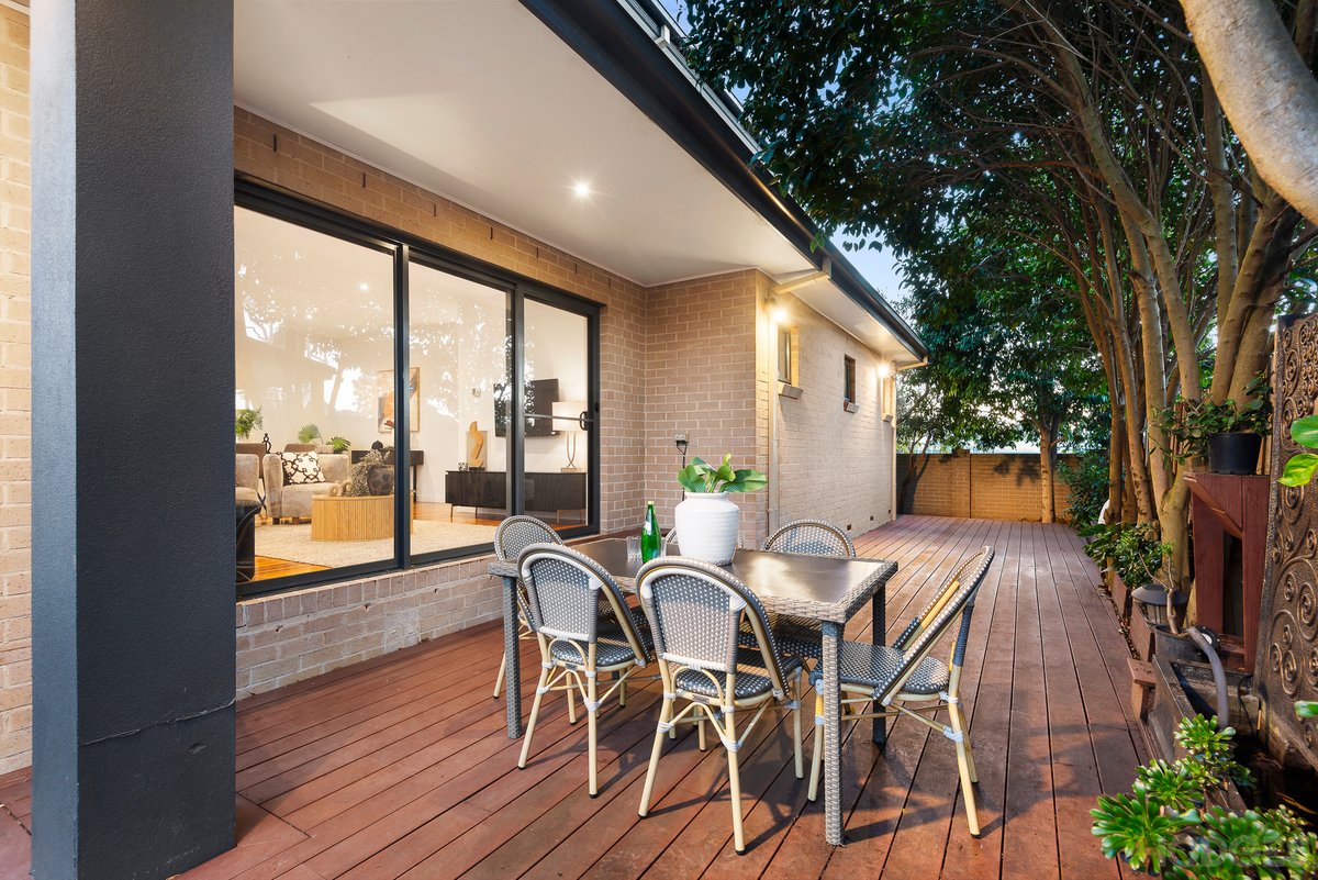 76 Earlsfield Road Hampton - Residential for sale