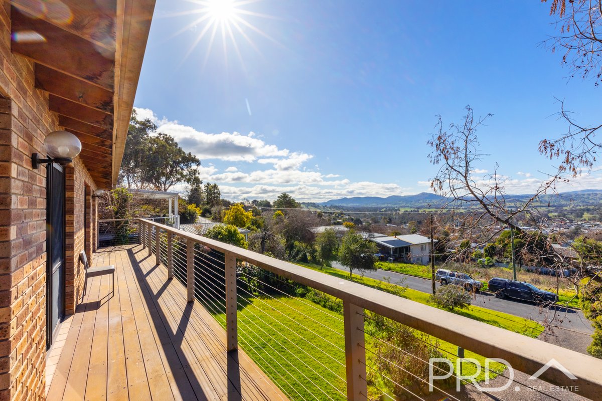 77 Dalhunty Street, TUMUT NSW 2720