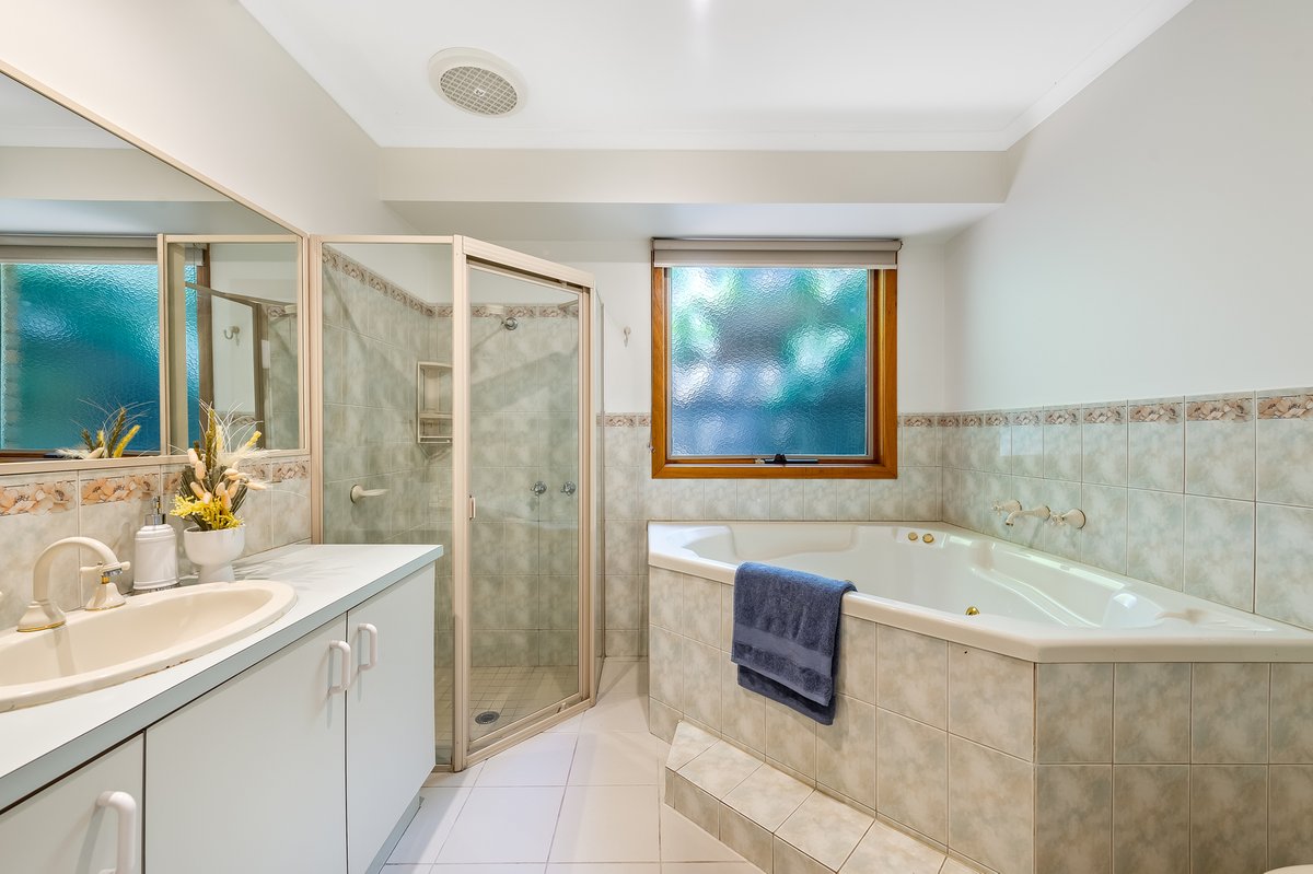 77 Dowling Avenue Hoppers Crossing - Residential for sale