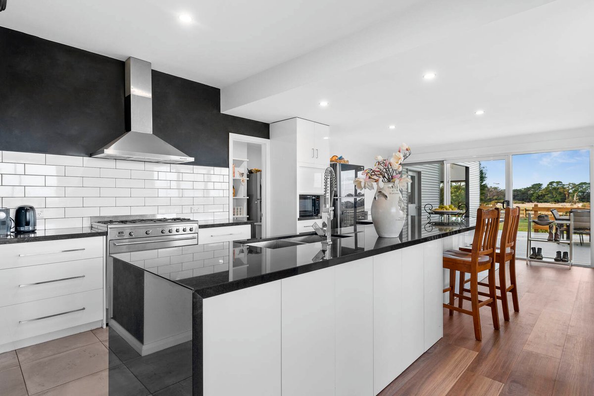 79 Elaine Egerton Road Elaine - Residential for sale