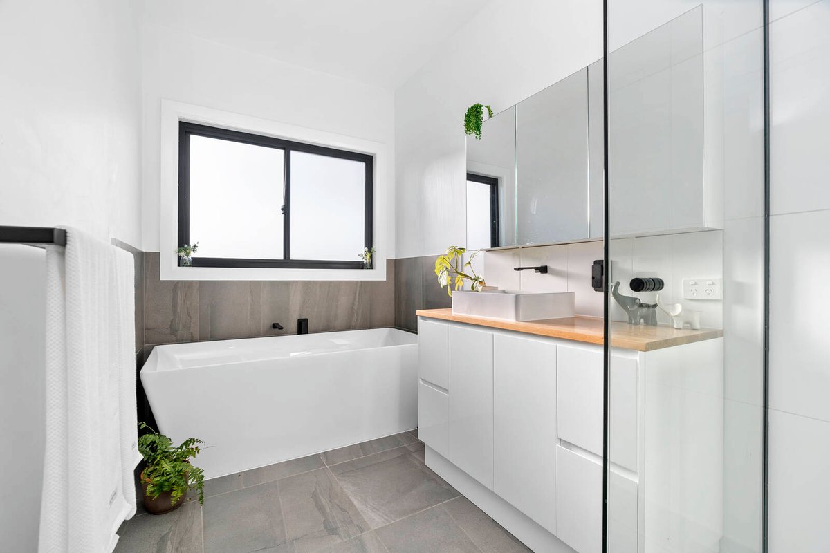 79 Elaine Egerton Road Elaine - Residential for sale