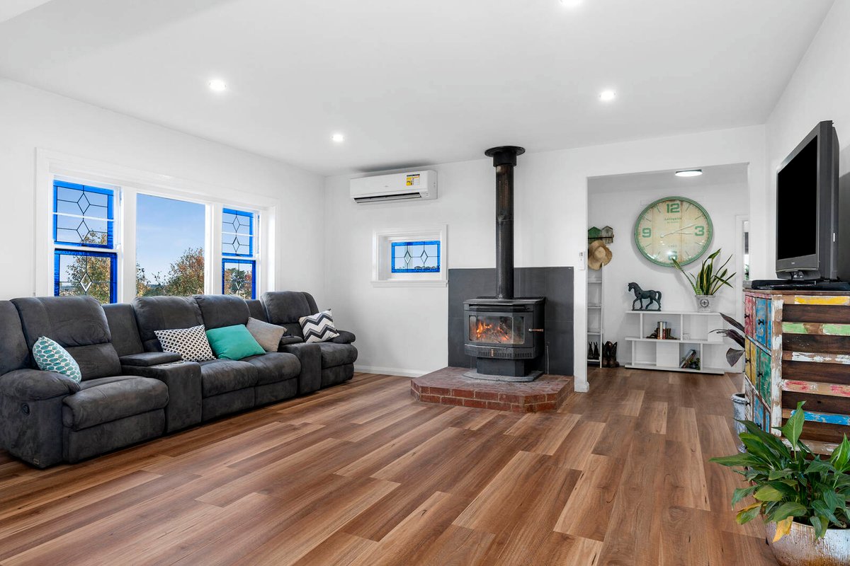 79 Elaine Egerton Road Elaine - Residential for sale