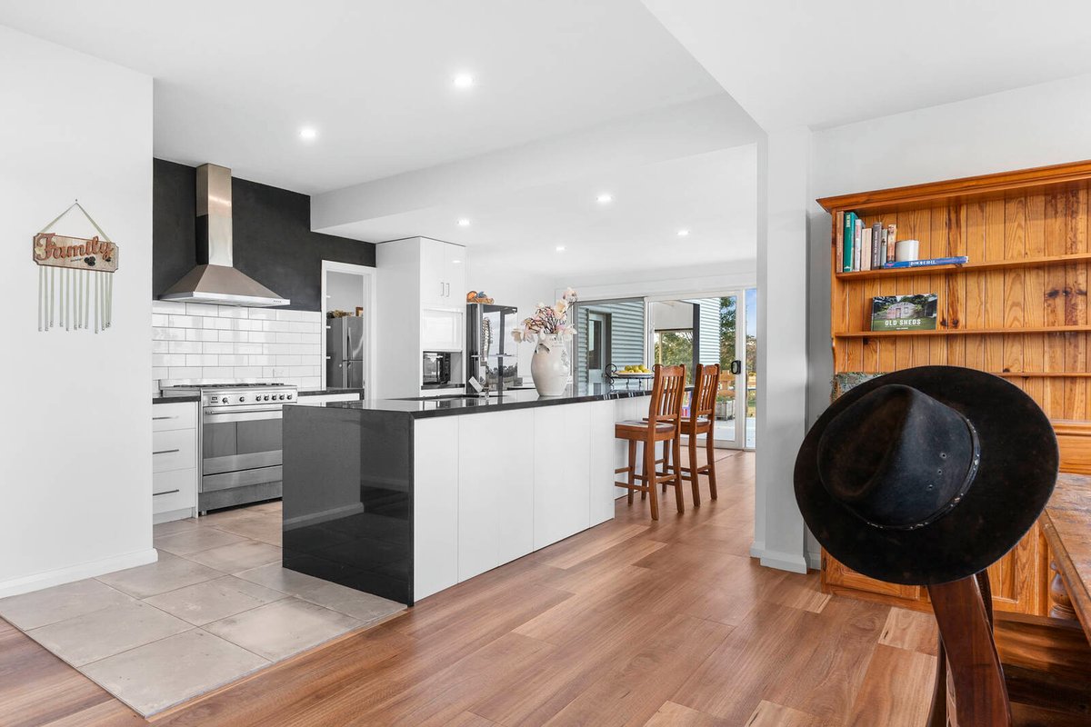 79 Elaine Egerton Road Elaine - Residential for sale