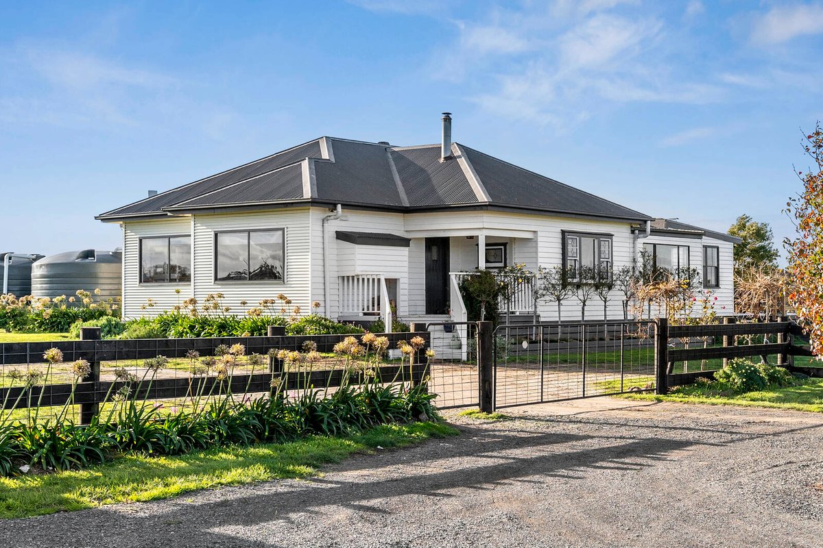 79 Elaine Egerton Road Elaine - Residential for sale