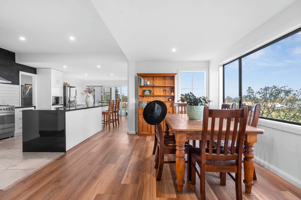 79 Elaine Egerton Road Elaine - Residential for sale
