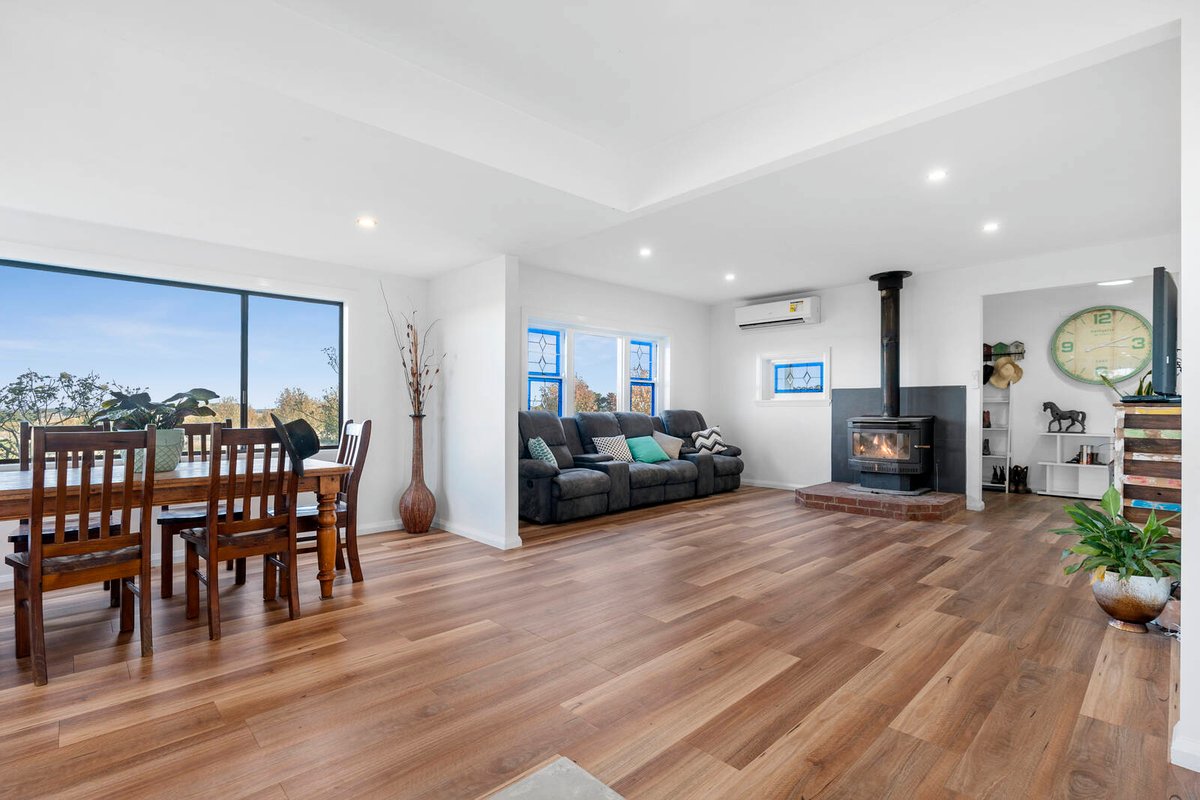 79 Elaine Egerton Road Elaine - Residential for sale