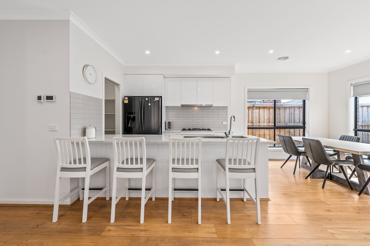 8 Amaya Way Rockbank - Residential for sale