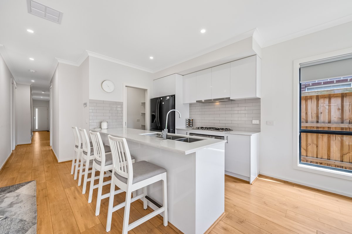 8 Amaya Way Rockbank - Residential for sale