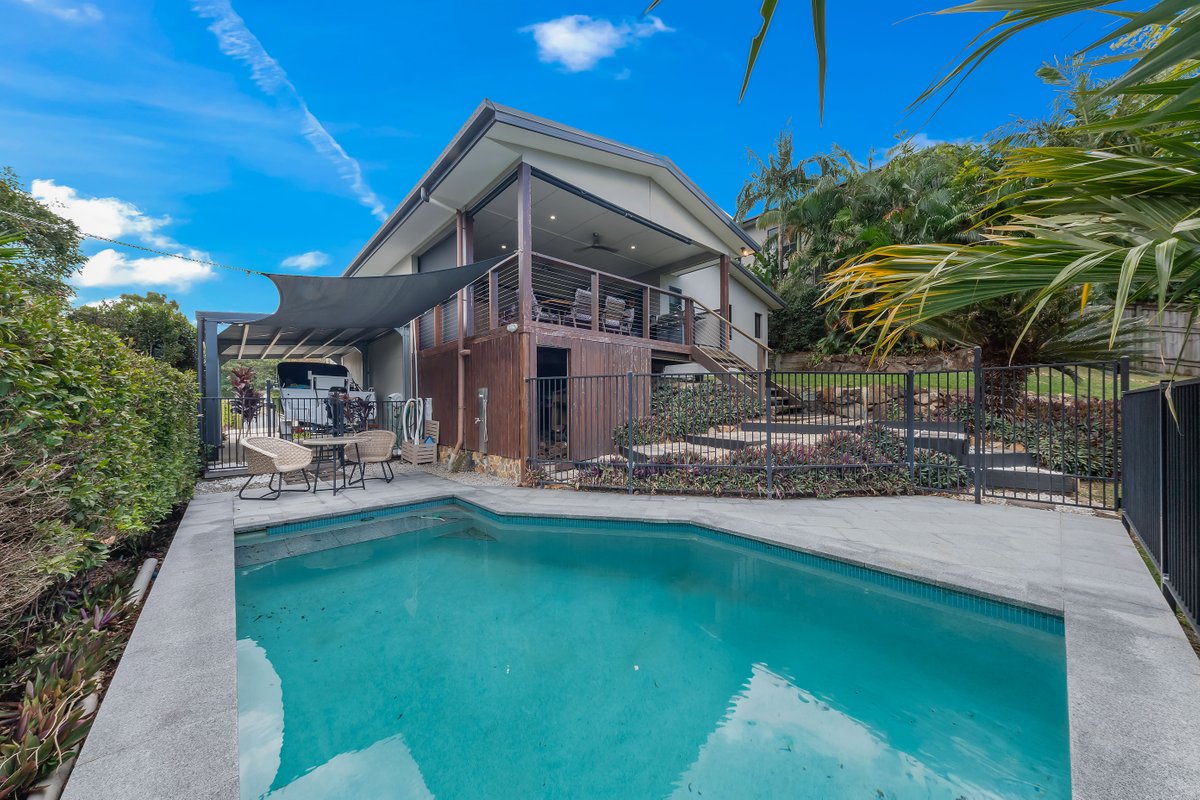 8 Beth Court, CANNONVALE QLD 4802