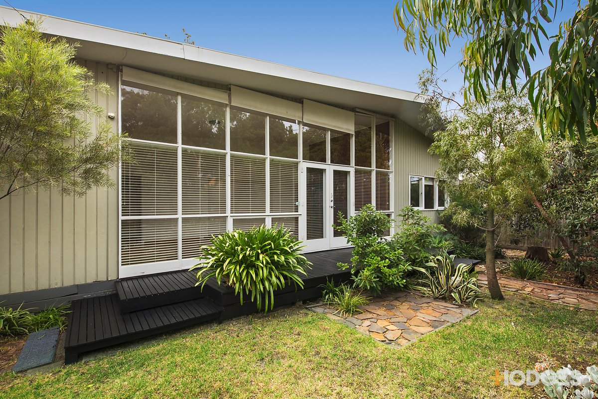 8 Bronte Court Hampton