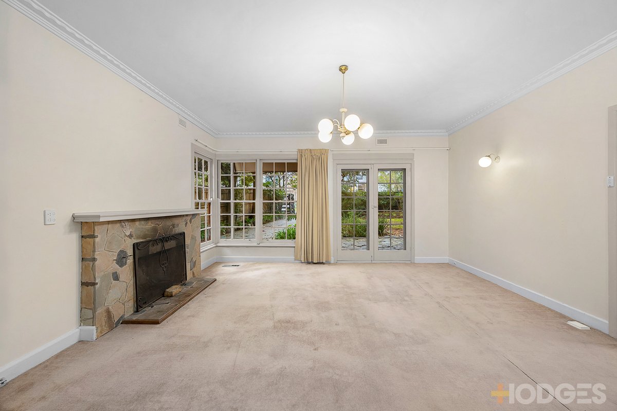 8 Chateau Grove Beaumaris - Residential for sale