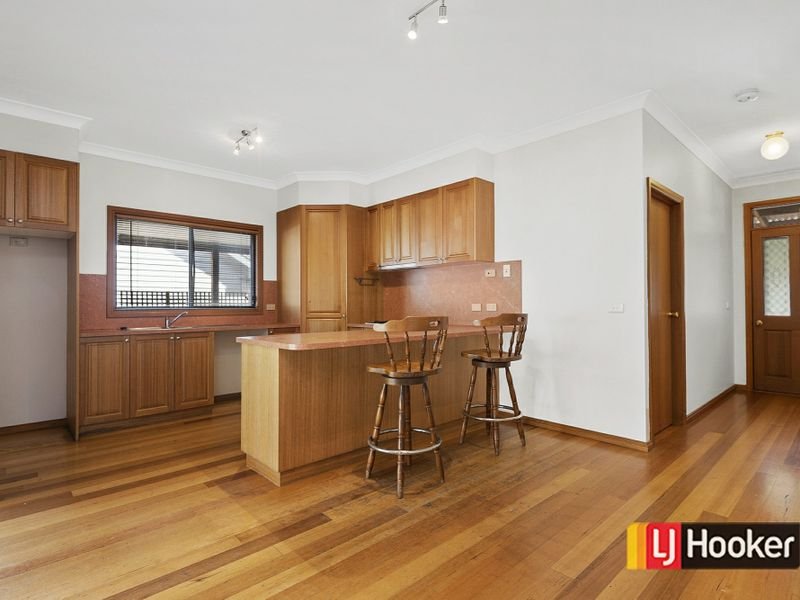 8 Colin Avenue FRANKSTON - Residential for sale