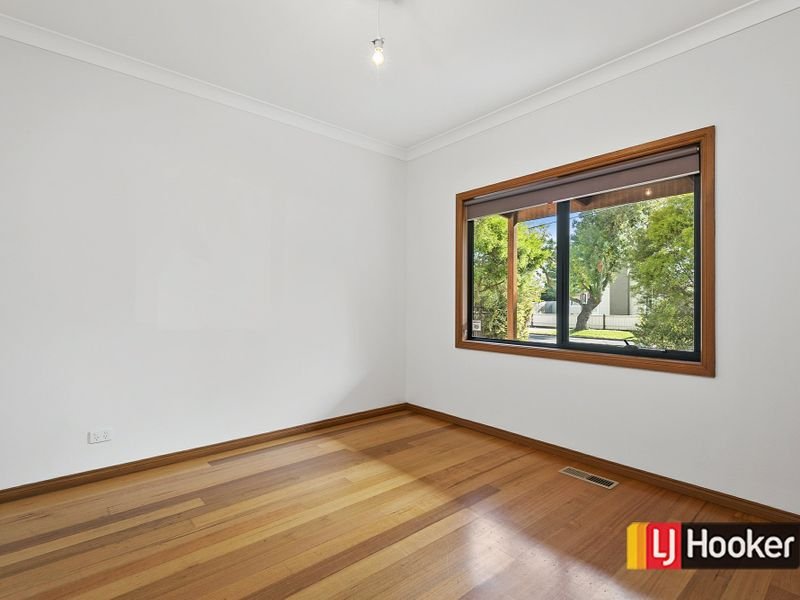 8 Colin Avenue FRANKSTON - Residential for sale
