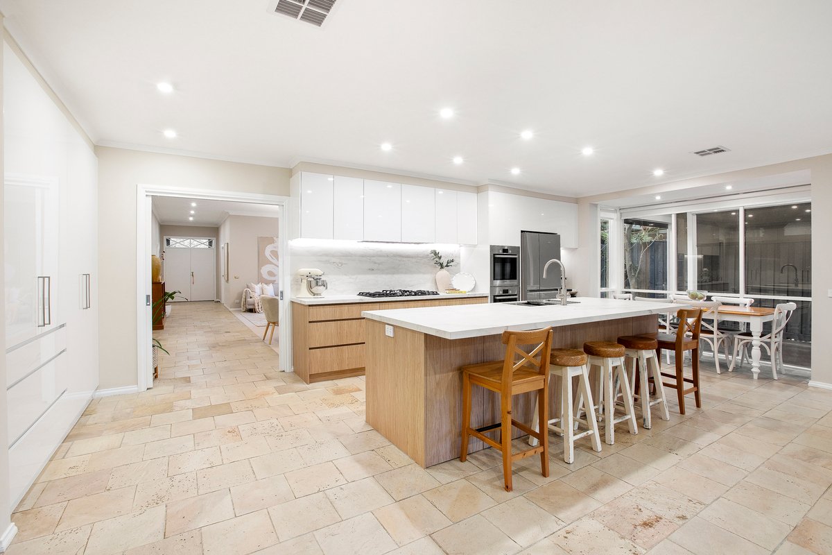 8 Crest Avenue Hampton East - Residential for sale