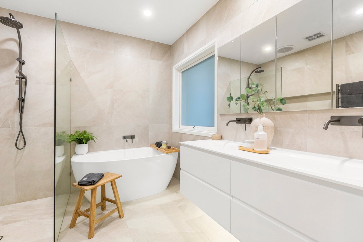 8 Crest Avenue Hampton East - Residential for sale