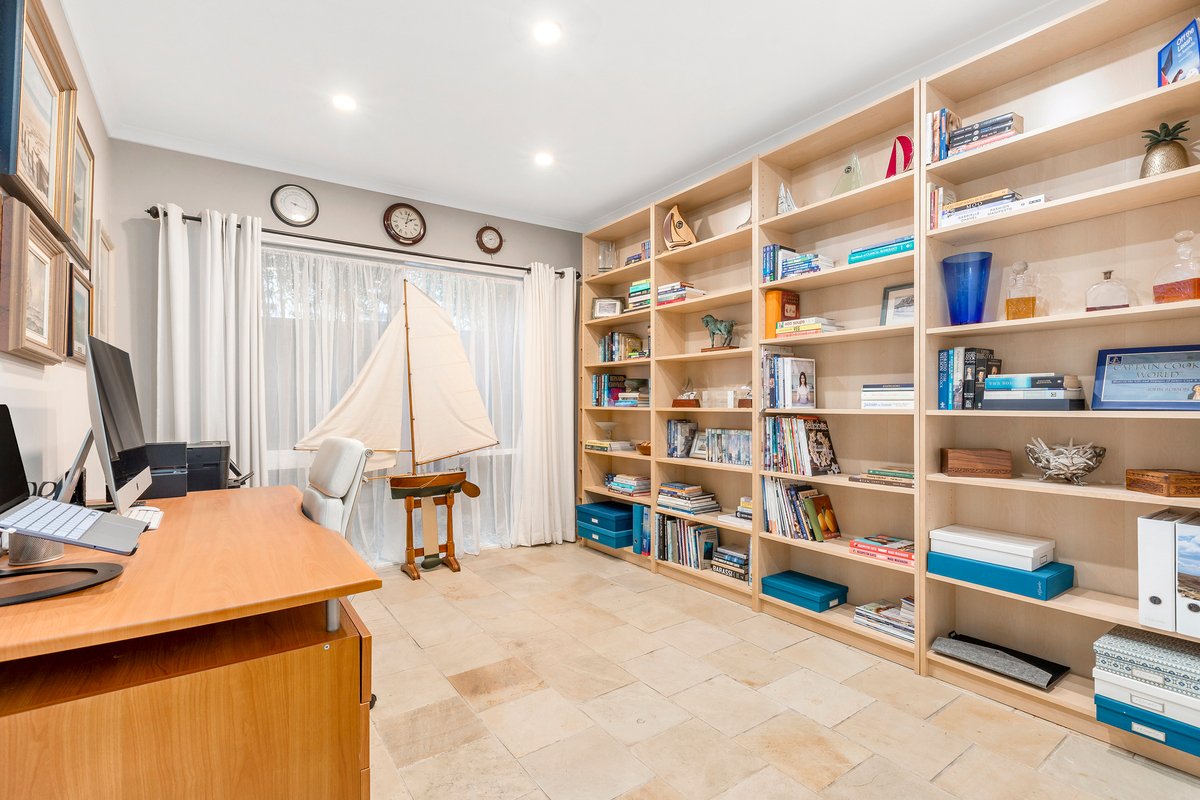 8 Crest Avenue Hampton East - Residential for sale