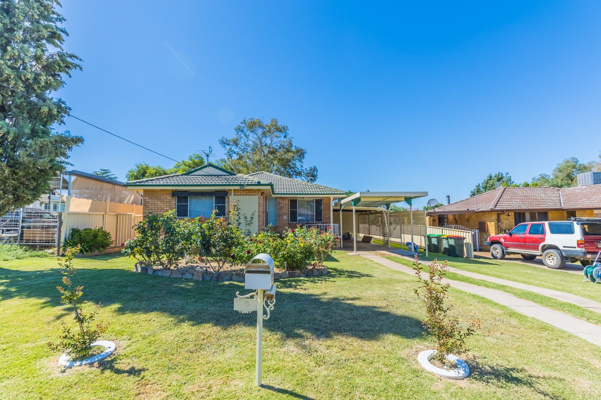 8 Fisher Road, TAMWORTH NSW 2340