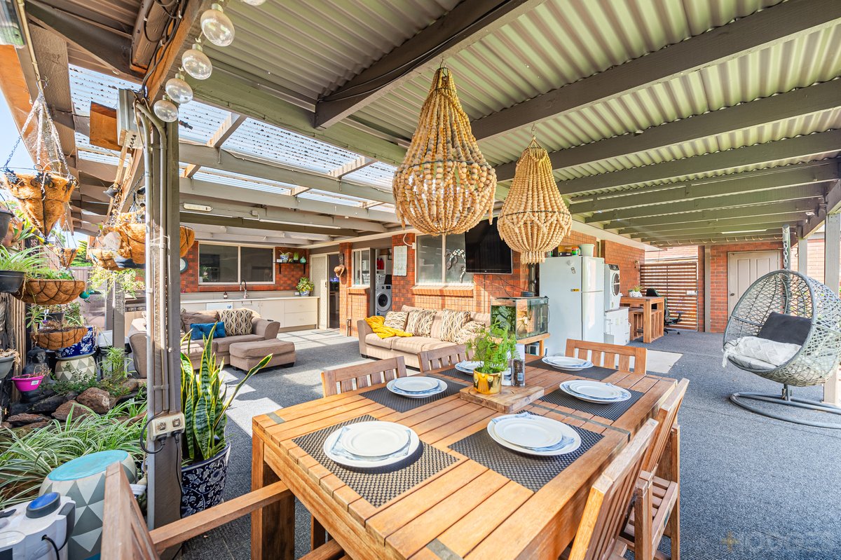 8 Howitt Court Werribee - Residential for sale